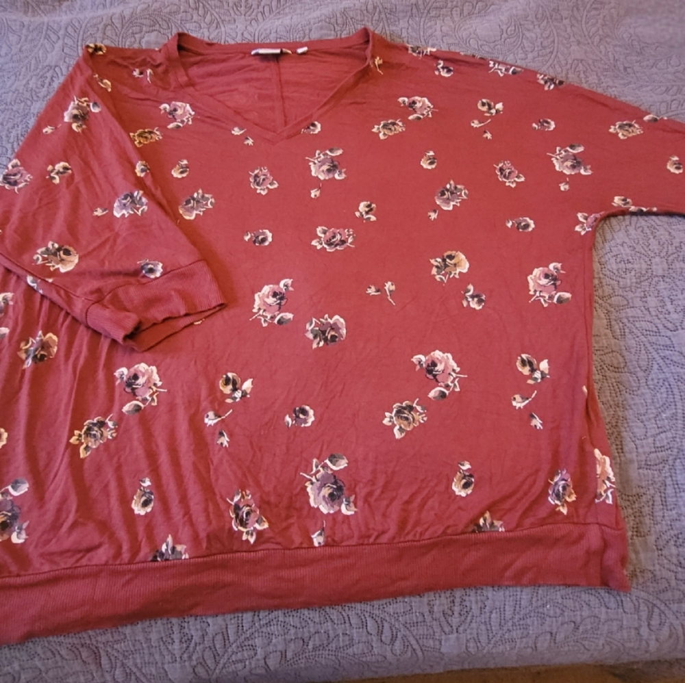 Reitmans stretch jersey top with 3/4 dolman sleeves, size L